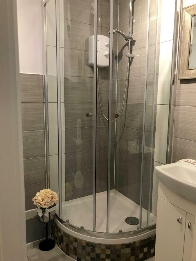 Modern Boutique Studio Apartment Μπόρνμουθ Εξωτερικό φωτογραφία