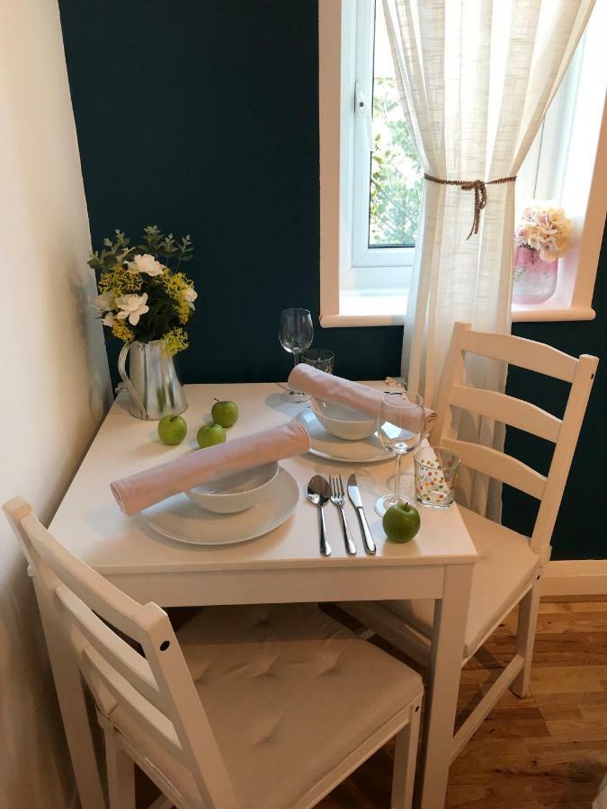 Modern Boutique Studio Apartment Μπόρνμουθ Εξωτερικό φωτογραφία